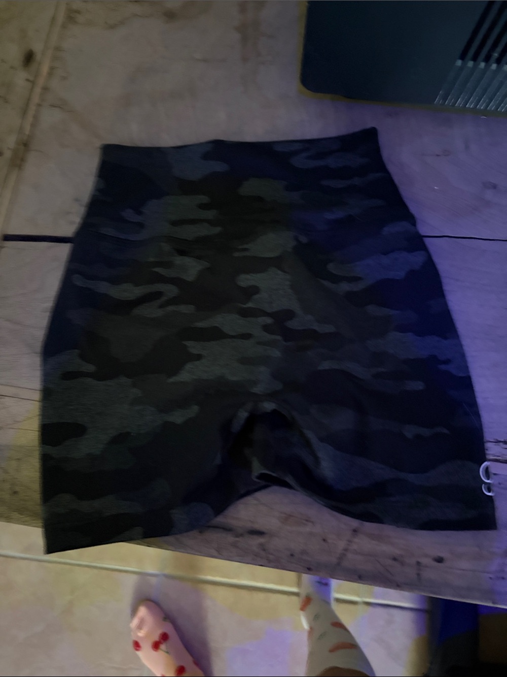 High-Waist Camouflage Biker Shorts - Black & gray 
Bombshell